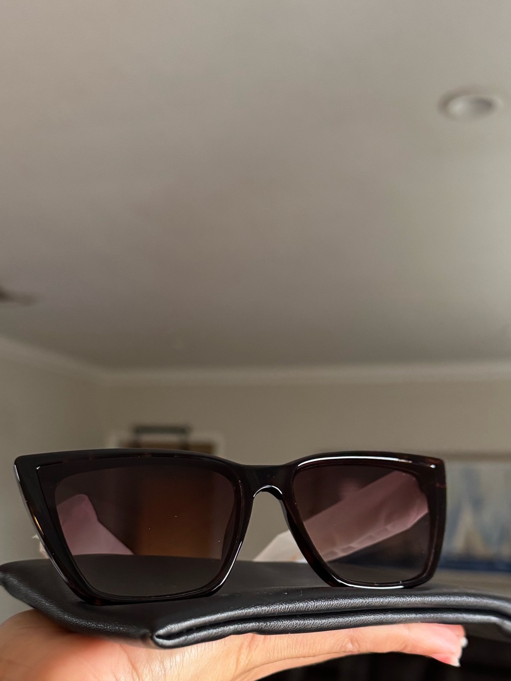 Quay Womens Call the shots new with case